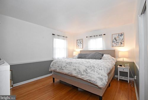 17 Glenview Dr, Riverton NJ  08077-2135 exterior