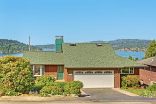 10468 Forest Ave, Seattle, WA 98178-2606