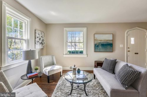 9609 Hastings Dr, Silver Spring MD 20901-3198 exterior