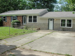 9811 Lower River Rd, Louisville, KY 40272-3720