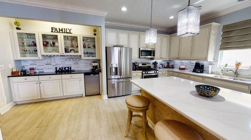 9601 Royal Poinciana Dr, Fort Pierce FL  34987-2508 exterior