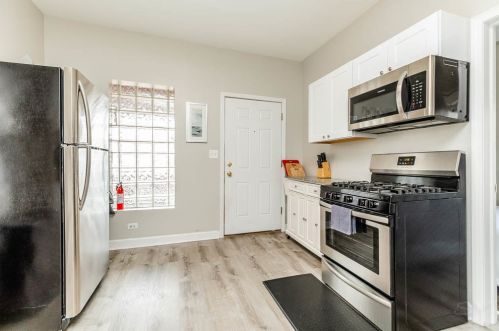 938 Noble St, Chicago IL  60642-5303 exterior