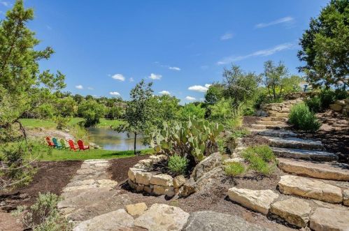 610 Crystal Crk Dr, Austin TX 78746-4728 exterior