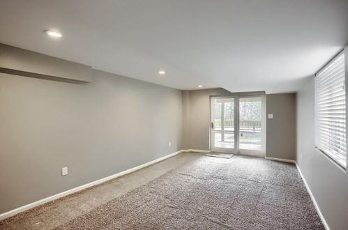 1093 Lakemont Dr, Pittsburgh PA  15243-1817 exterior