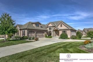 17104 Sherwood Ave, Omaha NE  68116-2700 exterior