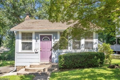 38 Highwood Rd, Parsippany, NJ 07834-3202