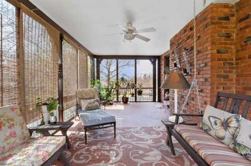 833 Macarthur Dr, Pittsburgh PA 15228-1704 exterior