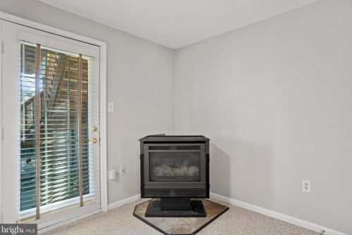 7449 Duddington Dr, Alexandria VA 22315-3849 exterior