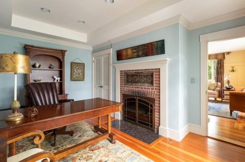 170 Blackstone Blvd, Providence RI 02906-5802 exterior