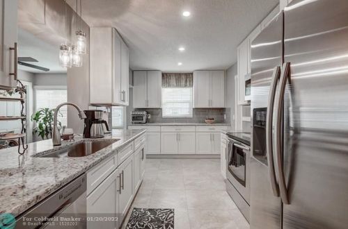 1303 22nd Way, Boynton Beach FL  33426-6623 exterior