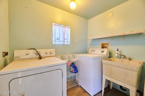 4234 42nd Pl, Phoenix AZ  85018-4290 exterior