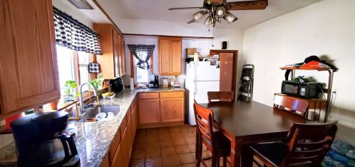 152 Oakland St, Springfield MA 01108-1738 exterior