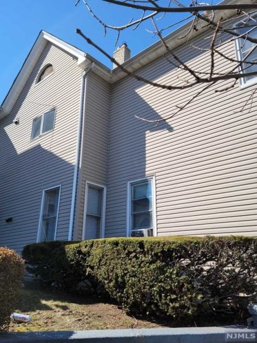 396 Paterson Ave, East Rutherford NJ 07073 exterior