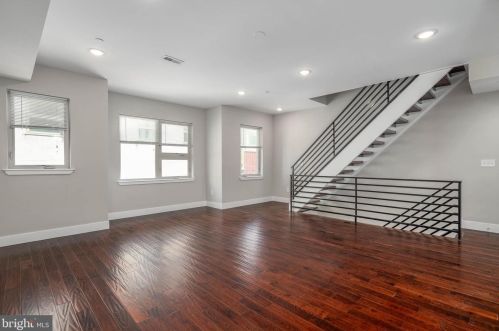 854 Leithgow St, Philadelphia PA 19123-2127 exterior