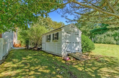 89 Laurel Dr, Killingly CT 06241-2218 exterior