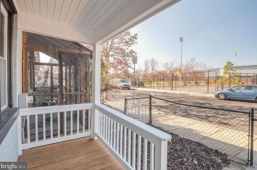 617 18th St, Washington DC 20020-6812 exterior