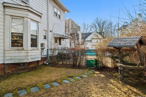 100 Cottage Ave, Mount Vernon NY 10550-1404 exterior