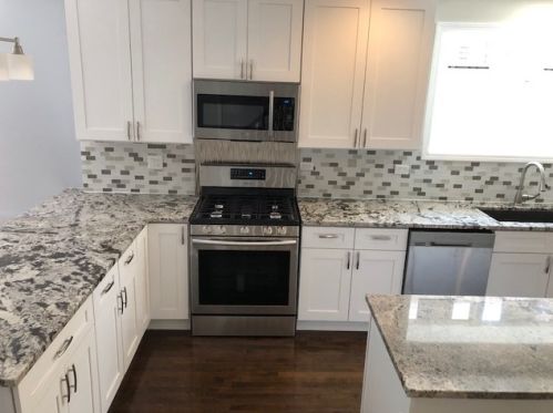 8422 Saginaw Ave, Chicago IL 60617-2028 exterior