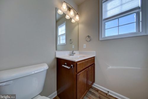 37 Overlook Dr, Hanover PA 17331-9136 exterior