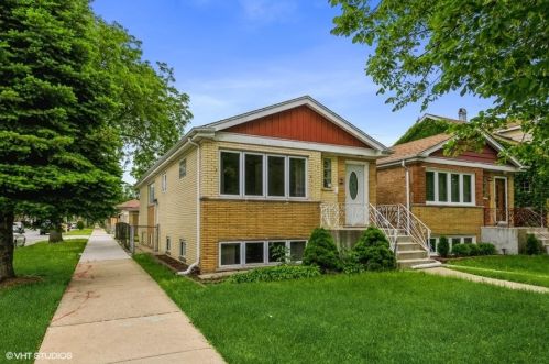 2457 Mango Ave, Chicago, IL 60639-2312