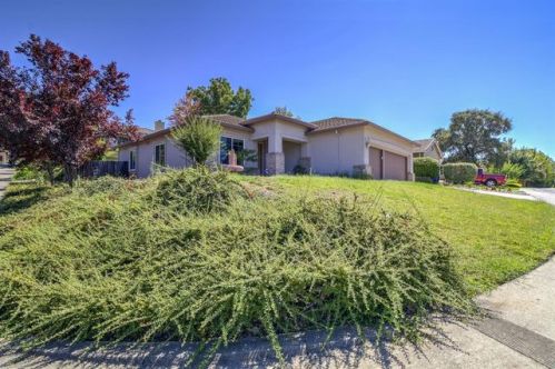 497 Hall St, Folsom, CA 95630-9531