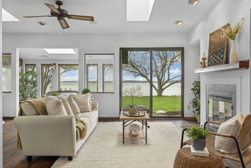 416 Blount St, Madison, WI 53703-3511