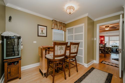 5630 Cullom Ave, Chicago IL 60634-1700 exterior