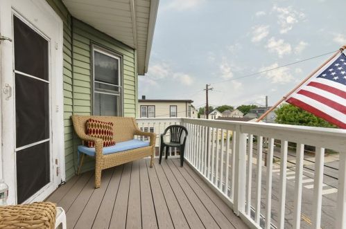 42 Mount Pleasant Ave, Providence RI 02908-5153 exterior