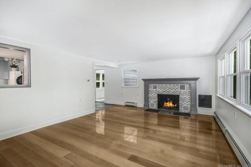 562 Branchville Rd, Ridgefield CT  06877-6030 exterior