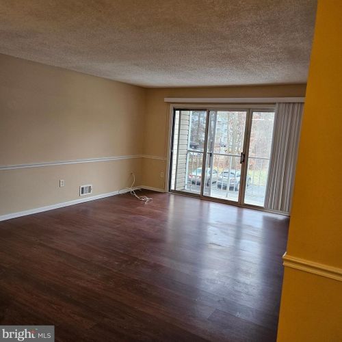 64 Aspen Ct, Trenton NJ  08619-4606 exterior