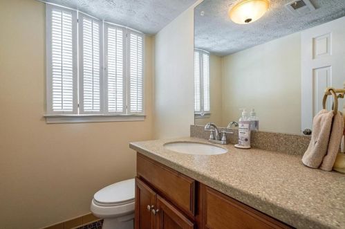 3559 Hidden Acres Dr, Atlanta GA 30340-4449 exterior