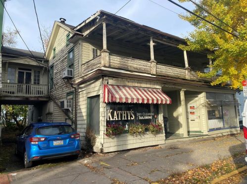 13 6th St, Stroudsburg, PA 18360-2001