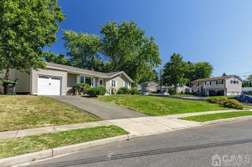 9 Tompkins Rd, Old Bridge, NJ 08857-1872