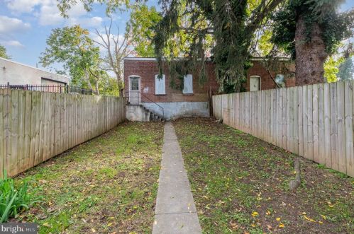 453 Queen St, Lancaster PA 17603-2984 exterior