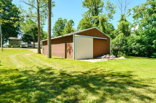 45551 Peninsula Dr, Grand Junction MI 49056-9462 exterior