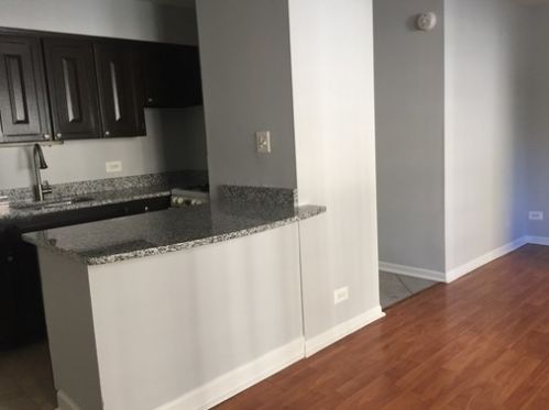 5534 Kenmore Ave, Chicago, IL 60640-1557