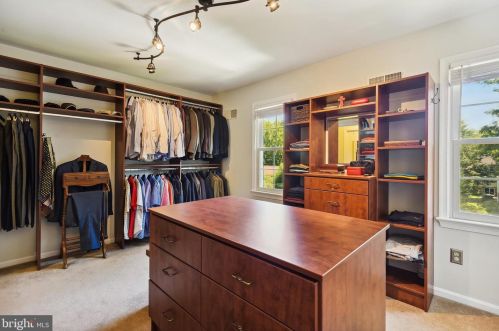 10316 Gainsborough Rd, Rockville MD 20854-4043 exterior