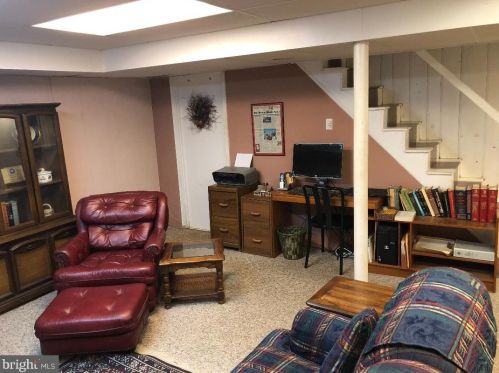 25 Myrtle Ave, Pittsburgh PA 19083-5706 exterior