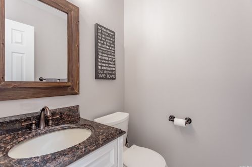 34 Fleetwood Rd, Commack NY 11725-1755 exterior