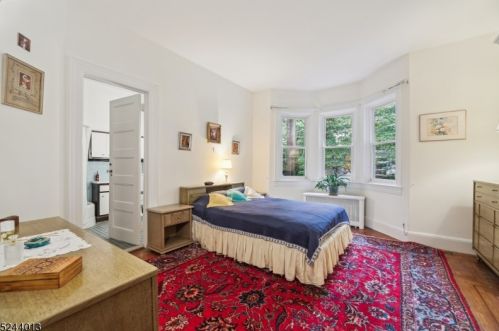 117 Maplewood Ave, Maplewood NJ 07040-1233 exterior