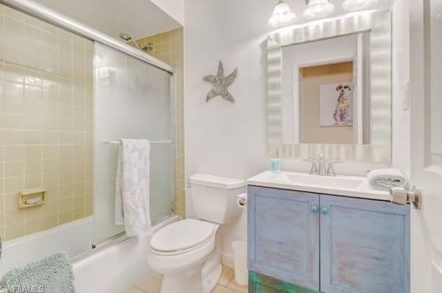 709 93 Ave, Naples FL 34108-2440 exterior