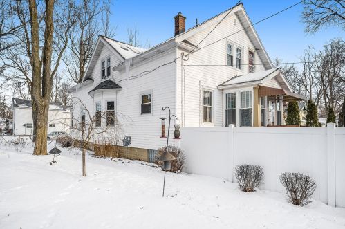 1921 Miner Ave, Meskegon MI 49441-1549 exterior