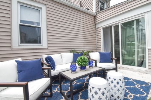 17 Waldorf St, Springfield MA 01109-1837 exterior