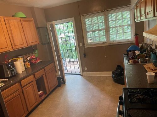 1076 Donnelly Ave, Atlanta GA 30310-3353 exterior