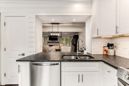 1236 Druid Knoll Dr, Atlanta GA  30319-4110 exterior