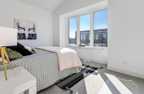 2518 Polk St, Chicago IL 60612-4126 exterior