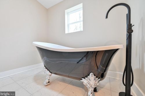 465 Bailey St, Pilesgrove NJ  08098-1014 exterior