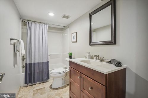 7413 Wildwood Dr, Silver Spring MD 20912-7441 exterior