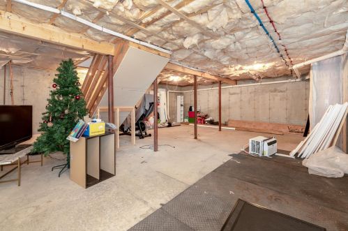 24 Amy Way, Concord NH  03303-1045 exterior