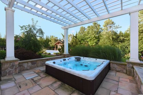 109 Elmwood Dr, Huntington Station NY 11746-5658 exterior